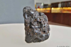 人们为什么要研究陨石，是具有科学研究和收藏利用价值吗
