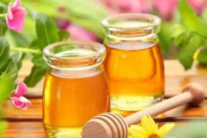 蜂蜜水怎么喝什么时候喝？超过这个温度易致癌，教你正确喝蜂蜜水